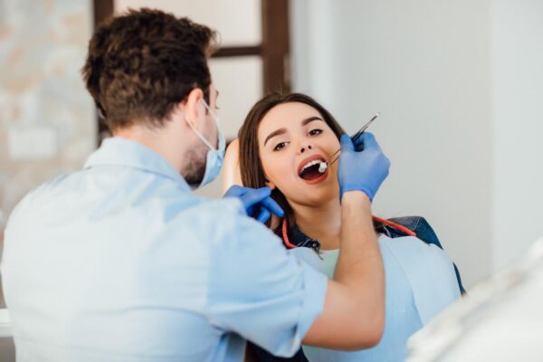 Brighten Your Smile: How teeth whitening services and teeth polishing Ballina Can Transform Your Look